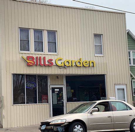 Bill's Garden Chinese Gourmet is an amazing Chinese restaurant in Minneapolis, MN that serves the best Chinese food & fried rice around! For convenient Chinese takeout, call (612) 721-4565 today!. 