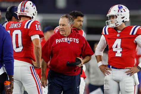 Bill Belichick repeatedly refuses to name Patriots’ starting QB Friday