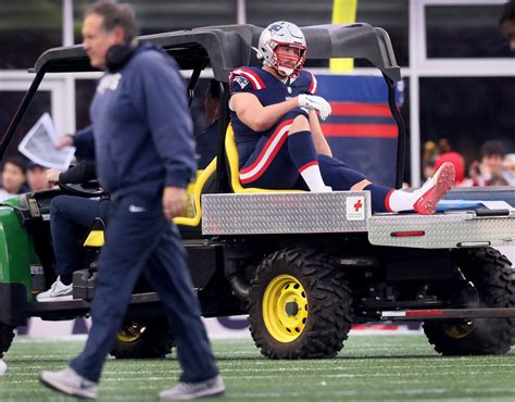 Bill Belichick uses Patriots’ injuries to explain lack of late-game tempo