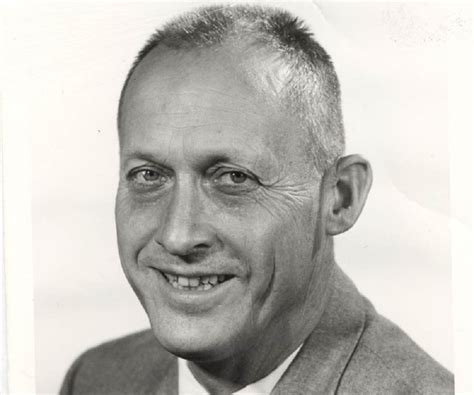 Bill Bowerman Biography - Childhood, Life Achievements & Timeline