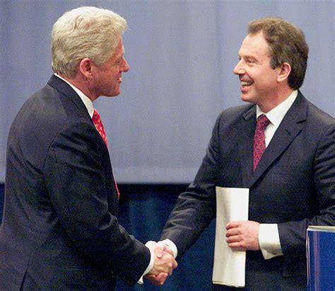 Bill clinton hands shaking. A 16-year-old Bill Clinton shaking JFK's hands, 1963 . 03 Oct 2022 11:26:15 