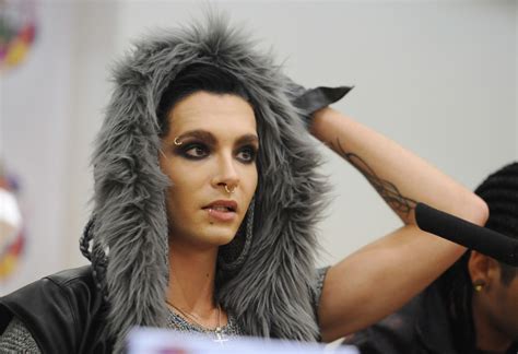 Bill kaulitz porn. Bill Kaulitz - Bio, Age, Parents, Siblings. Bill Kaulitz's birth took place on September 1, 1989, in Leipzig, Germany. He was born Bill Kaulitz-Trumper to his father Jorg Kaulitz and his mother Simone Kaulitz. He is not the only child of his parents and has an identical twin brother - Tom Kaulitz who is 10 minutes older than him. 