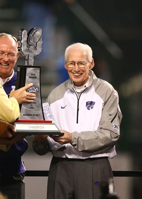Bill schneider ksu. Bill Snyder took hopeless Kansas State to three decades of winning - ESPN Full Scoreboard » > ESPN NCAAF Home Scores Schedule Teams Standings Stats Rankings Daily Lines More The 79-year-old coach... 