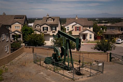 Bill to punish oil companies for high gas prices breezes through California Senate