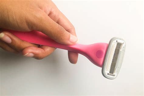 Billie razor reviews. Jill Razor is an American company that sells razors specifically designed for women’s faces. This brand wants to de-stigmatize the fact that some women shave their faces for a variety of reasons, and spread the word about the beauty benefits some women experience by doing so! Jill Razor offers small, handheld razors that will clear peach fuzz ... 