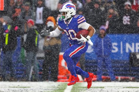 Bills RB Nyheim Hines will miss the season after being hit by a jet ski, AP source says