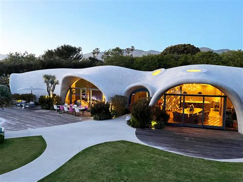 Binishell home. Monolithic, reinforced concrete thin shells, Binishells are lifted and shaped by air pressure. Elliptical in section, these range between 12 and 40 metres, and could be built in 60-120 minutes ... 
