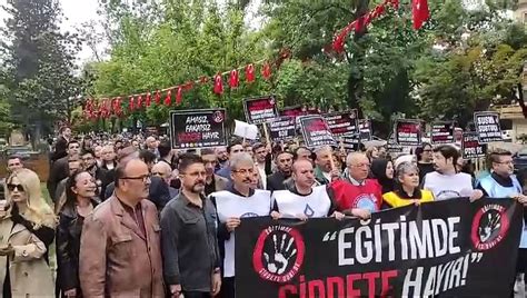 Binlerce öğretmen 'şiddete hayır' diyerek yürüdü. 