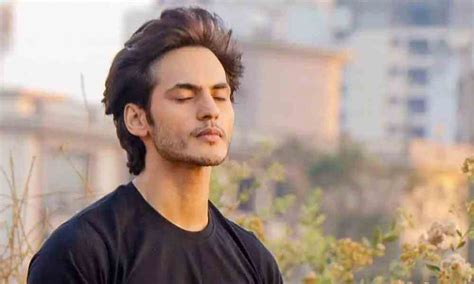 Biography ravi bhatia