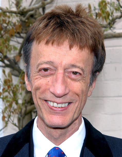 Biography robin gibb