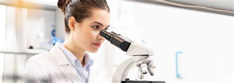 Biologist Career Description