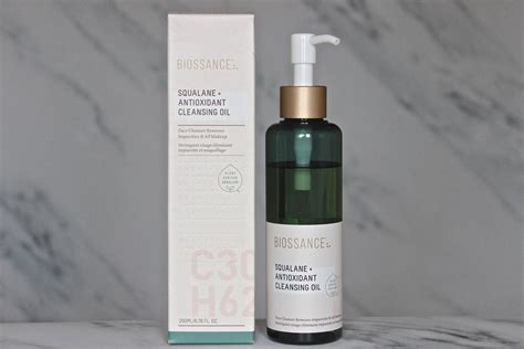 Biossance squalane oil cleanser. .  <a href=https://nazion.ru/flowdv/hamilto...