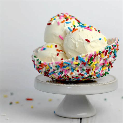 Birthday cake ice cream. Ice cream is made of molecules of fat suspended in a structure of water, sugar and ice. Learn about the history of ice cream and see how ice cream is made. Advertisement The U.S. i... 