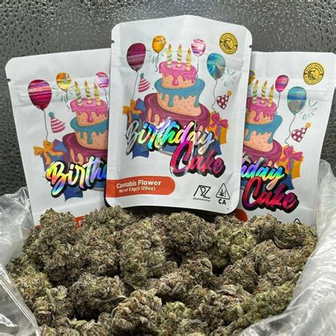 Birthday cake strain. Jan 20, 2024 · Birthday Cake Kush is a potent indica dominant hybrid that crosses Girl Scout Cookies and Cherry Pie. It has a sweet and skunky aroma, a euphoric and relaxing high, and can help with pain, insomnia, and stress. 