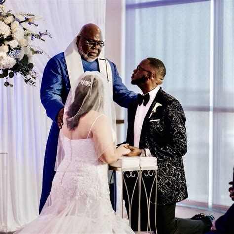 TD Jakes appoints daughter, son-in-law as assistant pastors of Th