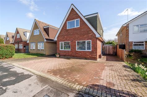 Bitterne Drive, Surrey - Bourne Estate Agents