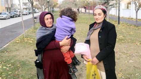 Biz yedi torunu babaannem büyüttüğünden ve anne babalarımızda her sabah ve akşam bizi bırakmak ve almak için babaannem ve dedemin evine gelip gittiklerinden belki günde en az dört-beş kez duyardık bu sözü.