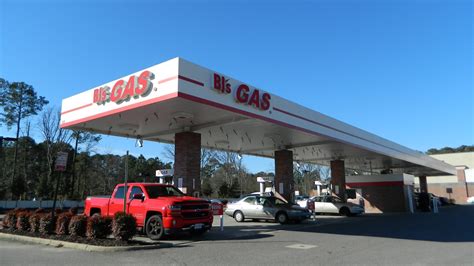 4 Receive an instant discount of 10¢ off each gallon of fuel at B