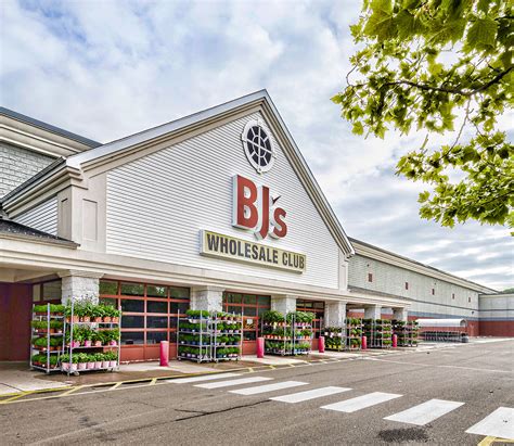 Bj wholesale in wallingford ct. Sat 9:00 AM - 10:00 PM. (203) 626-4412. http://www.bjs.com. BJ's Wholesale Club in Wallingford, CT offers Members a huge selection of the best products for home & business - from groceries, cleaning supplies and health & beauty, to home goods, computers, electronics and more -- at incredibly low prices every day. 