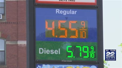 In general, Costco’s gas prices one-up BJ’s and other retail outlets. On average, Costco’s gas prices are 20¢ per gallon cheaper than BJ’s. Or in other words, it’s between roughly $3.29 per gallon for Costco and $3.49 per gallon for BJ’s. Meanwhile, Sam’s Club has gas prices that vary significantly between locations.