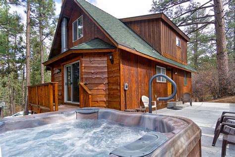 Black Bear Castle by Big Bear Vacations Hot Tub - Airbnb