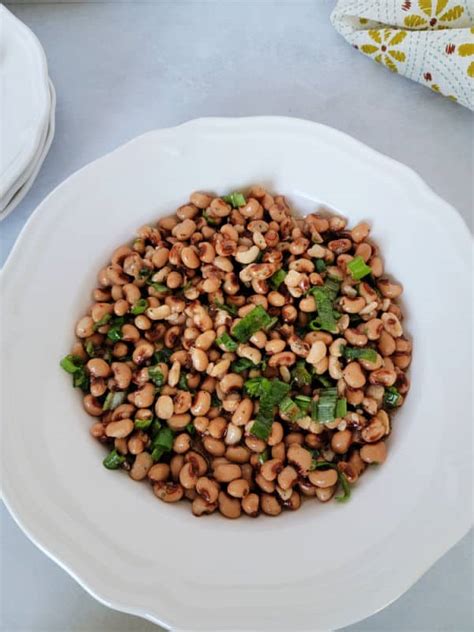 Black Eyed Pea Salad - Tammilee Tips