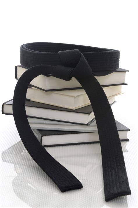 Black belt training near me. The 100% online Lean Six Sigma Black Belt certificate spans 16 weeks. It includes pre-work, weekly learning modules and breaks. The breaks provide students with additional time to collect data, present gate reviews to management teams at their organization and prepare assignments. 