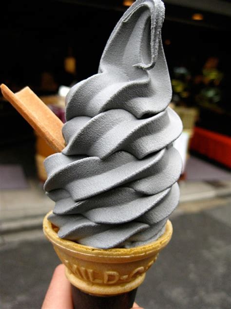 Black color ice cream. 1: Add all ingredients into a blender, and blend until smooth. 2: Optional: Chill in the refrigerator until cold. 3: Pour into ice cream maker and make according to manufacturer’s directions. My ice cream maker takes about 20 to 25 minutes. 