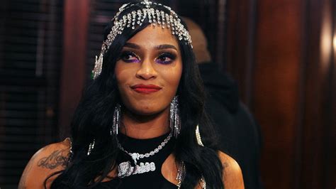 Don't Forget Your Self Worth: With Joseline Hernandez, Balistic Beats, Daisy Delight, Chazzity Grade A.. Following a disastrously contentious dinner out with all the cabaret girls, Joseline still wants to make peace and bring their paths together. But for tonight at least, the ladies each focus on their own agendas.