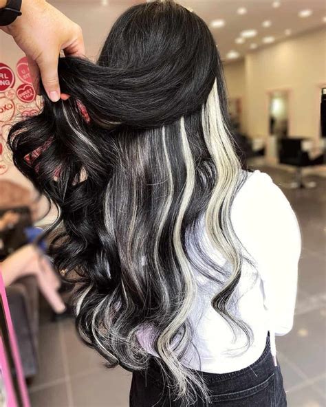 10 Trending Hair Streak Ideas for 2024. Let's dive into the trendiest hair streak ideas for 2024 that'll make your hair pop and turn heads. From classic looks to bold new trends, there's something for everyone. #1. Caramel Money Piece. View this post on Instagram.
