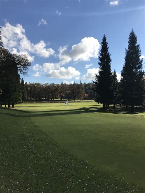 Black oak golf course. Black Oak Golf Course, located in Auburn, is a Public course. From the back tees, the course plays over 3,157 yards with a slope of 129 and rating of 35.6. Black Oak opened in1987. 