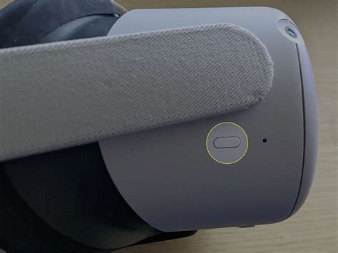 Black screen when i turn on oculus quest.  Meta Quest headset won't turn ...