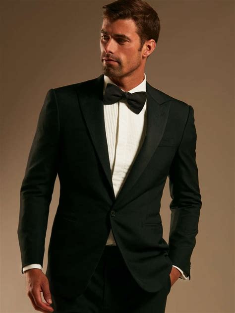 Black tie.optional. Black tie is a dress code that requires guests to wear formal attire such as tuxedos or dark suits for men and floor-length gowns for women. Black-tie optional is less formal than black-tie, but still requires guests to dress in semi-formal attire such as cocktail dresses and suits with ties. The main difference between the two is that black ... 