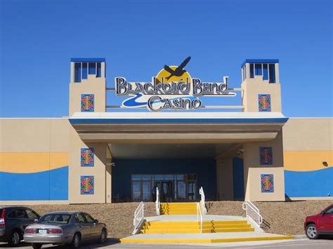 Blackbird bend casino. We visited Blackbird Bend after several months in April 2016. The Casino is small but friendly. -while there is not a no smoking area, the casino was not crowded and so smoke was not the problem it is in most Iowa Casinos. We planned to eat dinner at their café which typically has a small buffet. 