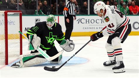 Blackhawks routed by Stars, 8-1, to suffer 11th straight road loss