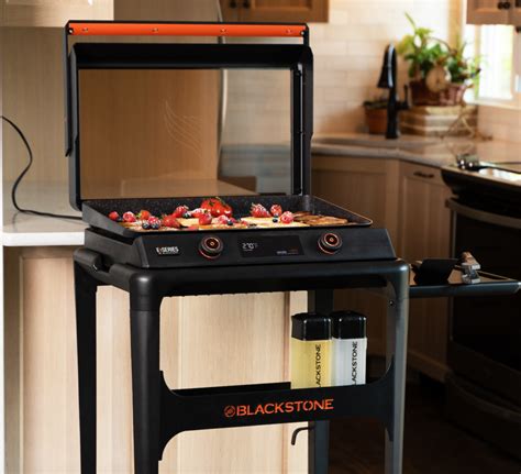 Blackstone 17 electric griddle. Blackstone's 17" E-series unit is 14" deep, offering 234 square inches of grilling surface. Unpacked, it weighs in at just over 21 pounds. Plug the E-series griddle … 