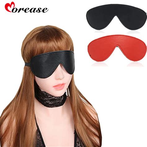 Blindfoldsex. It can be as simple as an amateur hiding her identity as she fucks in a homemade tape or part of a fetish scene where the dominant seeks to take away the sub's vision. Sensory deprivation enhances pleasure in kinky blindfold sex scenes. Girls are teased and pleasured, give blowjobs, and fuck without sight at xHamster. 