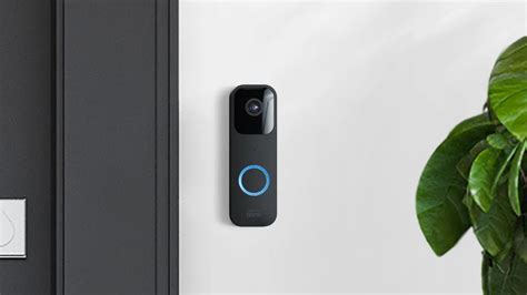Blink doorbell not blinking red. Why do I not see a red LED flashing during setup? If the doorbell does not display a flashing red LED, try the following steps: Remove the batteries from the doorbell for five seconds and then re-insert them. If the red LED flashes, press the Reset button on the back of the doorbell for five seconds. Your doorbell is now ready to be added to ... 
