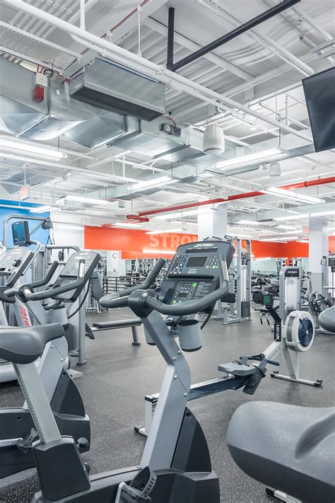 Blink woodside. 6:00 a.m. to 9:00 p.m. Saturday. 7 a.m. to 4 p.m. Sunday. 7 a.m. to 4 p.m. The Blink Fitness schedule is set up in such a way that you can modify it at any moment, such as Monday through Friday from 6:00 a.m. to 9:00 p.m., allowing you to change your Blink fitness program at any time of day. Typically, on Saturdays and Sundays, people are not ... 