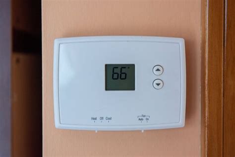 3 to 5 minutes, the compressor will start and the snowflake icon will stop flashing. This helps prevent the compressor from cycling too quickly and is normal operation for the thermostat. 1. Move SYSTEM switch to COOL position. 2. Press to adjust thermostat setting below room temperature. The blower should come on immediately on high speed ...