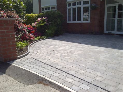 Block driveway. Jun 24, 2020 · Randomly mix and lay blocks from at least three packs for even distribution of colour. Apply a silicone sealant to protect against spillages once the paving has settled. Make sure the driveway is at least 150mm below your home’s damp-proof course level. Direct the fall (water) away from your house or garage. 