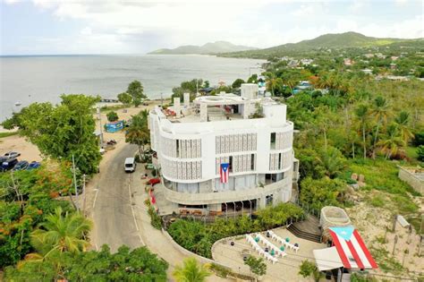 The Good Vibe Guest House Vieques offers horse riding and fishing services as well as car hire services. 📍 Address: 424 Calle Carlos Lebrum, Vieques, 00765, Puerto Rico. Check Availability. Hotels in Vieques. Best mid-range Hotel 🌴..