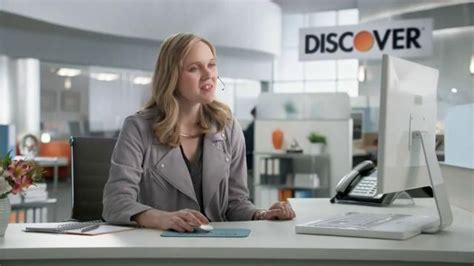 Blonde in discover commercial. by Chupa Cabra · 24th November 2023. Discover has unveiled a new commercial featuring Jennifer Coolidge to highlight the benefits of the Discover card, such as 24/7 live customer service and $0 fraud liability. The advertisement features the White Lotus actress at a grocery store, accompanied by her bodyguard, whom she playfully mistakes for ... 