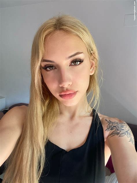 Blonde only fans. By Minyvonne Burke. An OnlyFans model accused of fatally stabbing her boyfriend in their Miami apartment called him a racial slur during an intense argument before his death, cellphone recordings ... 