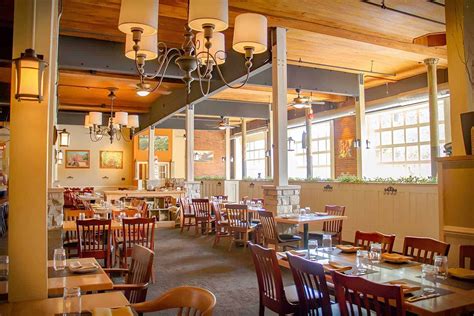 Bloomington il restaurants. Barrel House Food & Spirits, Bloomington, Illinois. 2,152 likes · 52 talking about this · 985 were here. Our menu features local favorites & Barrel House originals. 