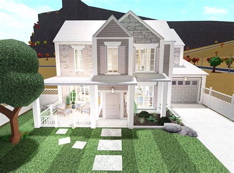 hi loves, today I built an aesthetic one-story suburban house in bloxburg!this house was inspired by Histxrio's one story suburban ♡check out Histxrio video!...