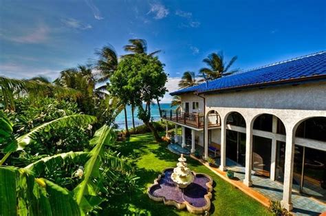 Blue Tile Beach House in Paia, HI with Reviews - Yellow Pages