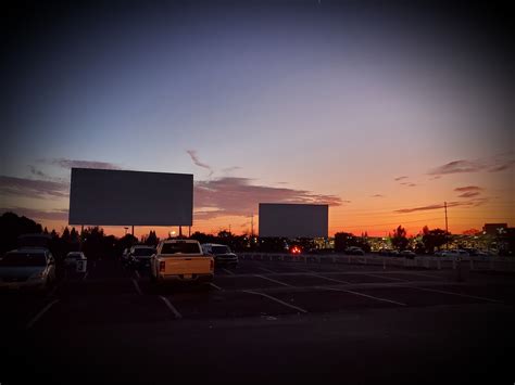 West Wind Solano 2 Drive-In, movie times