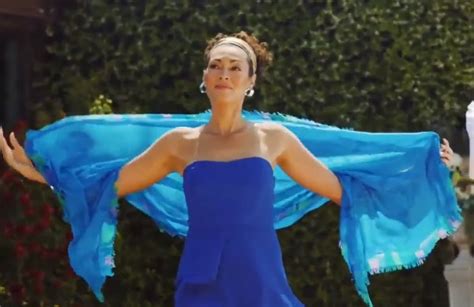 Blue dress in skyrizi commercial. The actress featuring in the Skyrizi commercials, “Day in the City” and “Downtown Getaway”, first aired on October 12, 2021, is Dana Deggs, born February 9th 1996 in Miami, Florida, USA. She has also appeared in several movies, notably Due Diligence (2008), Class Act (2010) and The Naked Brothers Band (2007). Continue reading. 