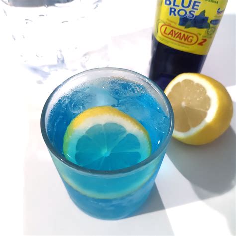 Blue lemon. A cocktail that combines UV Blue Vodka and Sprite, or other lemon-lime soda, is a Blue Frost. A Blue Frost consists of 1 1/2 ounces of UV Blue, which is a raspberry-flavored vodka,... 
